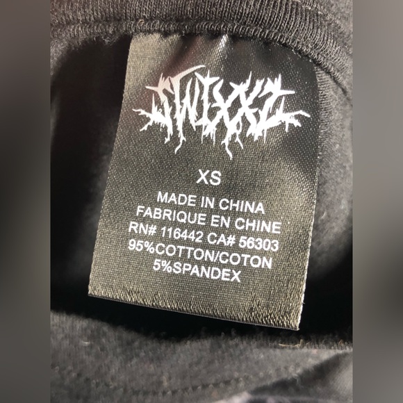 NWT SWIXXZ Creature Chain Black Long Sleeve Crop T-Shirt - Size XS - Picture 6 of 7